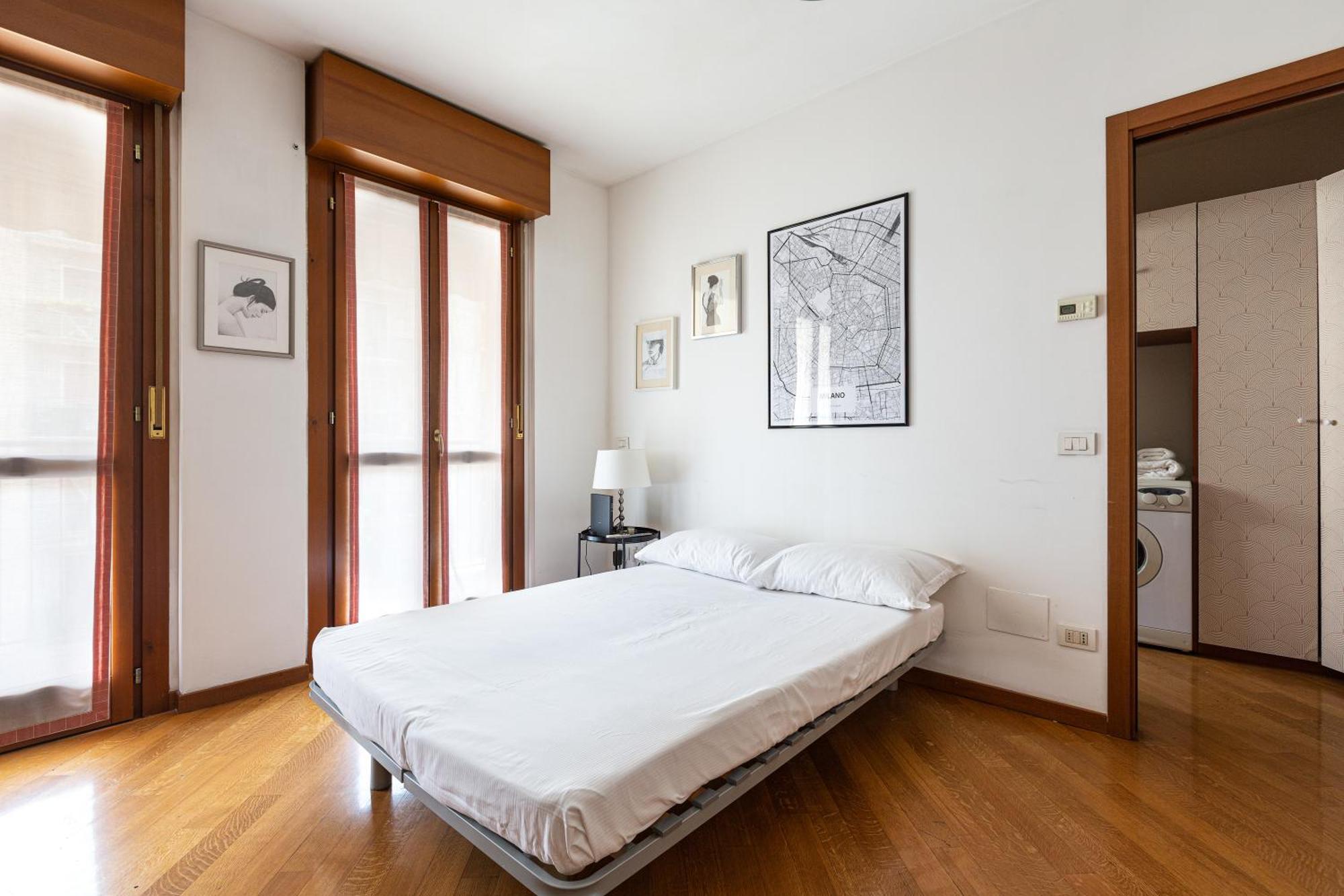 Cosy Studio With Balcony & Private Garage Milão Exterior foto