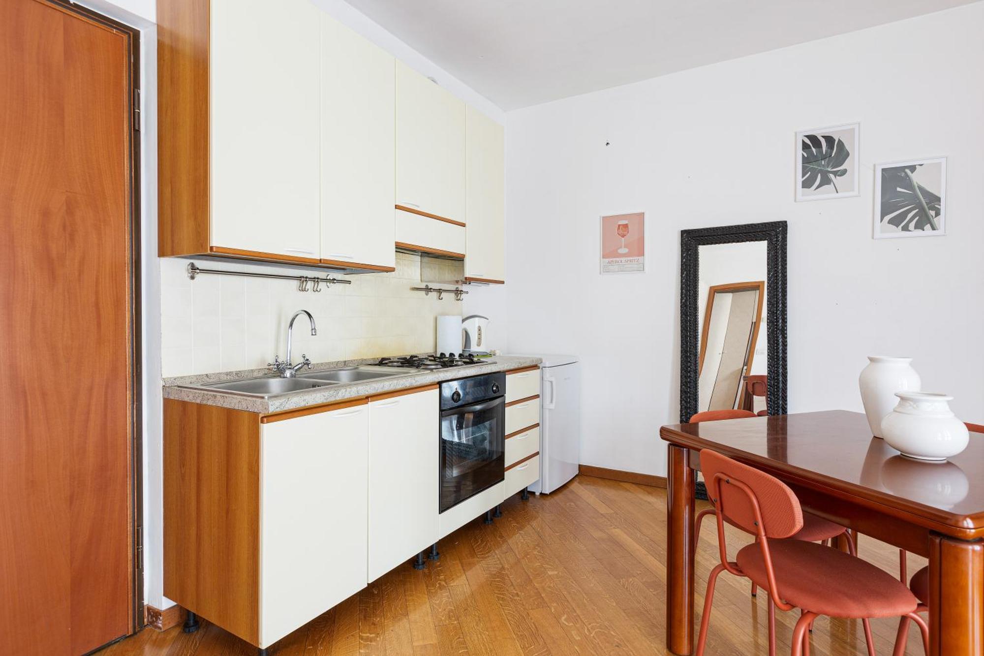 Cosy Studio With Balcony & Private Garage Milão Exterior foto