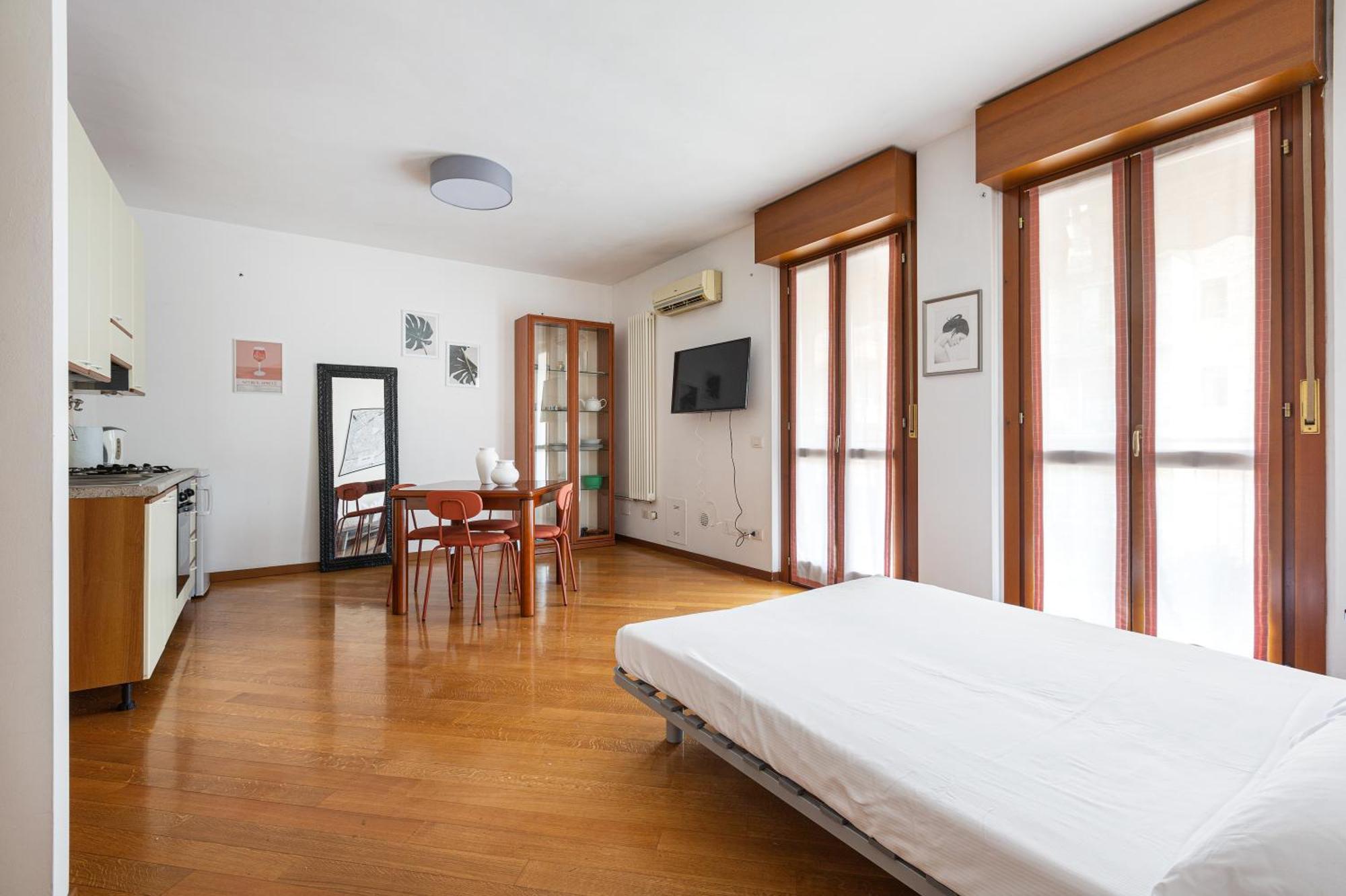 Cosy Studio With Balcony & Private Garage Milão Exterior foto